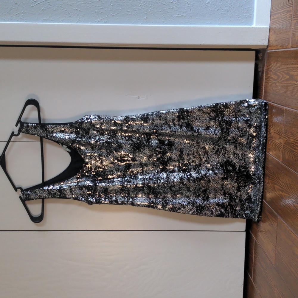 Soprano (Nordstrom brand) black and silver sequin dress small about 32" length